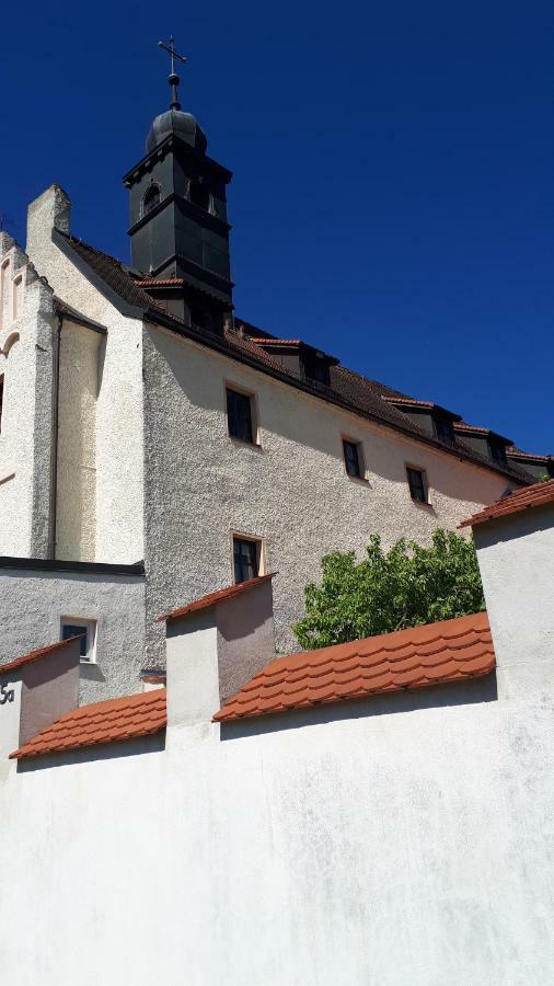 Schloss Weichs Zu Regensburg Mit 2Schlafzimmer Parkplatz Internet 75Qm Zentrum Exterior foto